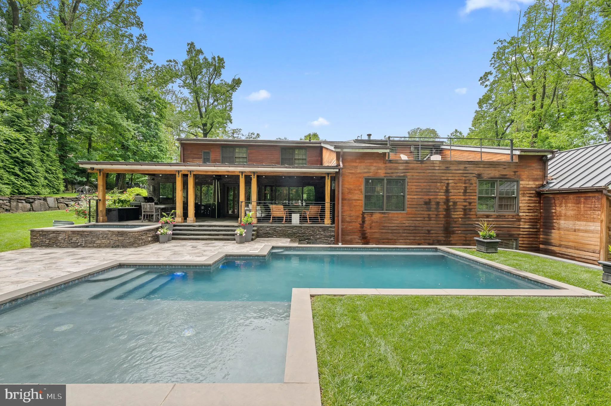 Berwyn, Pennsylvania 19312, United States, 5 Bedrooms Bedrooms, ,5 BathroomsBathrooms,Residential,Pending,127858