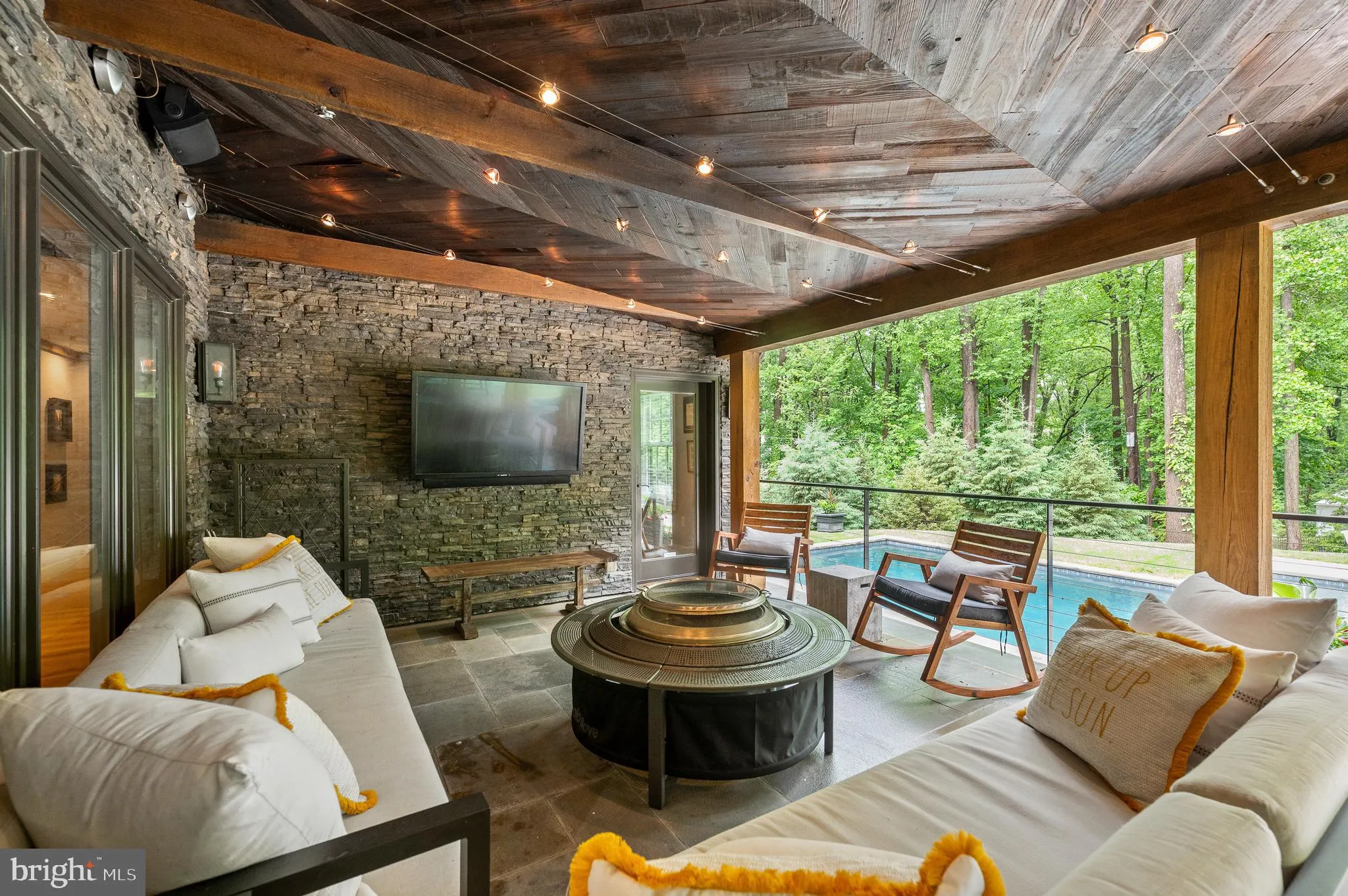 Berwyn, Pennsylvania 19312, United States, 5 Bedrooms Bedrooms, ,5 BathroomsBathrooms,Residential,Pending,127858