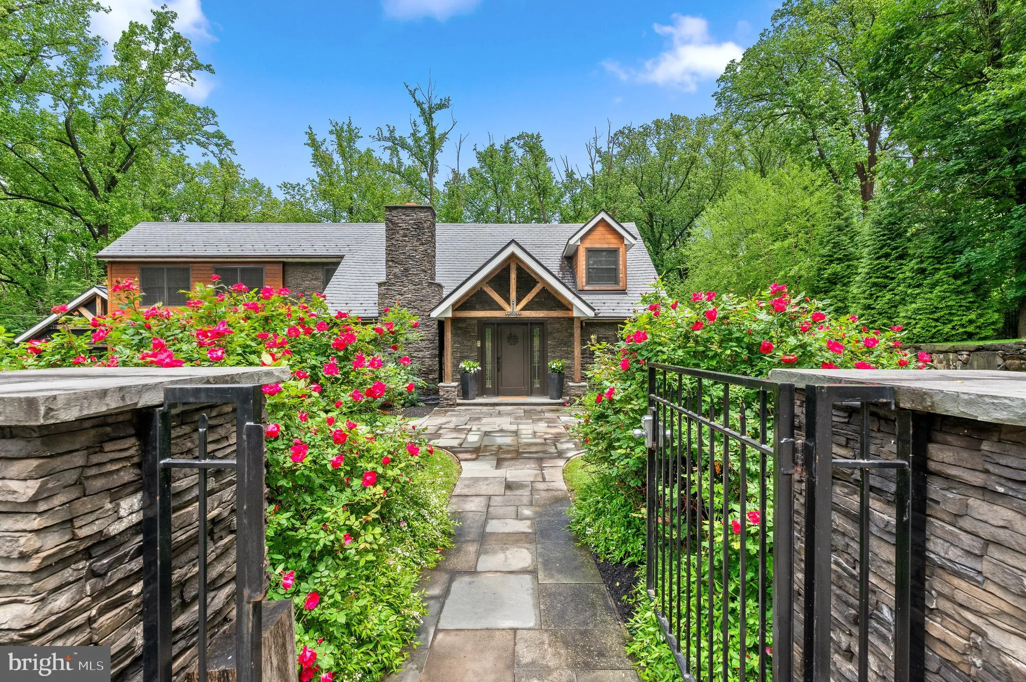 Berwyn, Pennsylvania 19312, United States, 5 Bedrooms Bedrooms, ,5 BathroomsBathrooms,Residential,Pending,127858