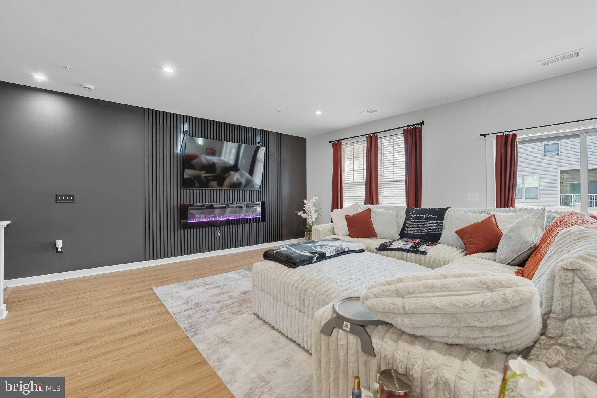 VILLAGE AT MANASSAS PARK - Residential Lease