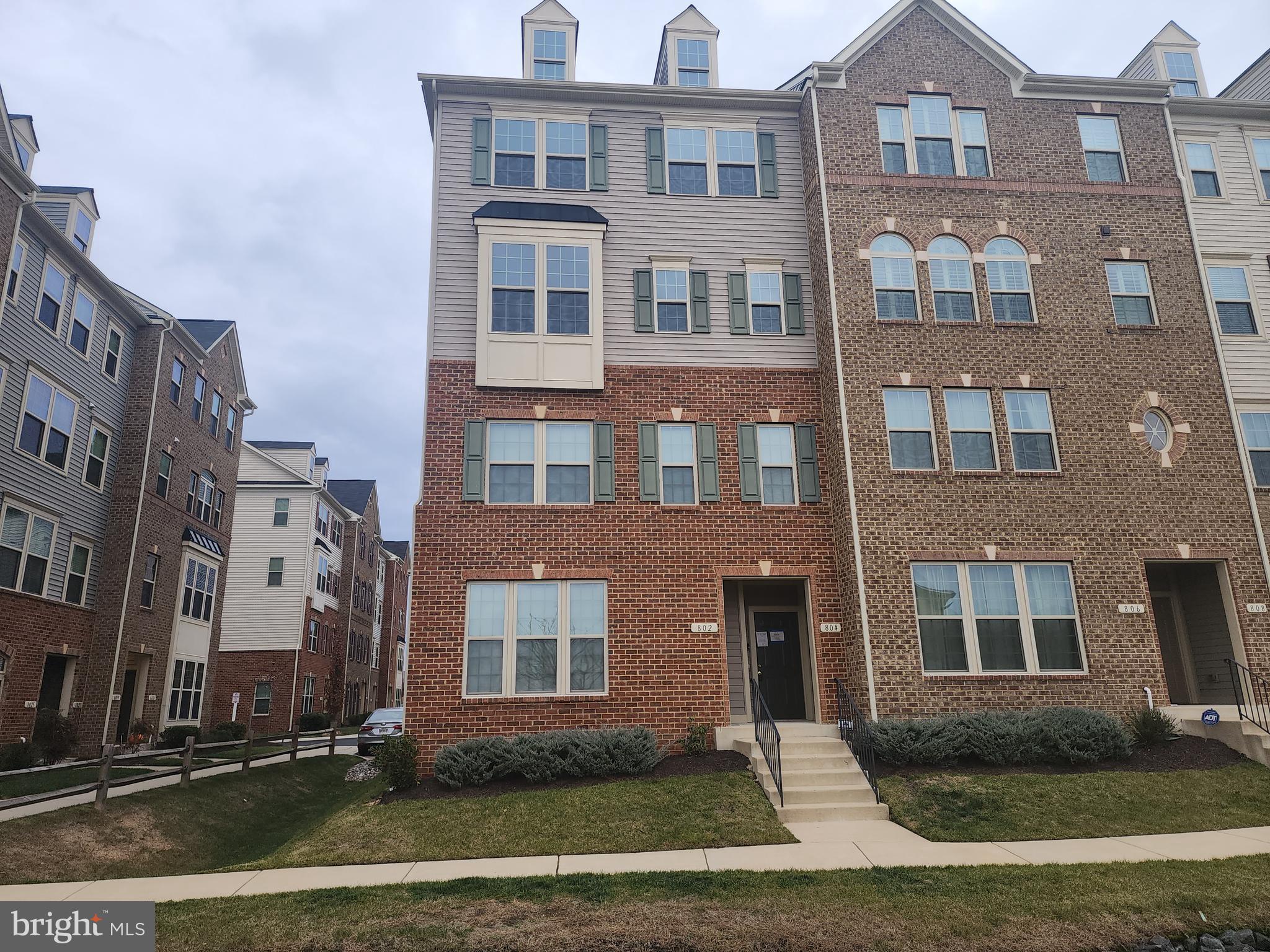 ORCHARD SQUARE - Residential