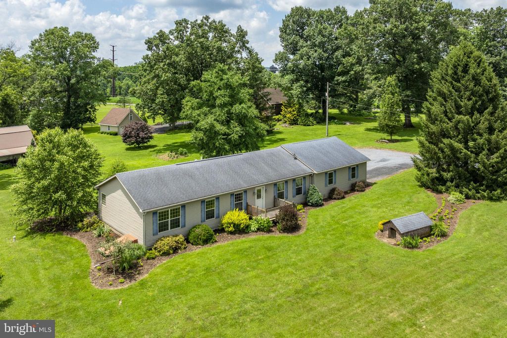 Photo of 1126 Dogwood Drive, REINHOLDS, PA 17569 (MLS # PALA2073808)