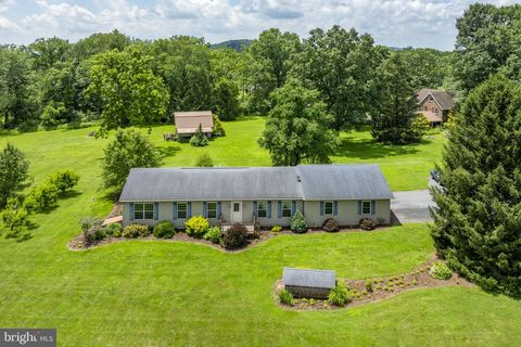 Photo of 1126 Dogwood Drive, REINHOLDS, PA 17569 (MLS # PALA2073808)