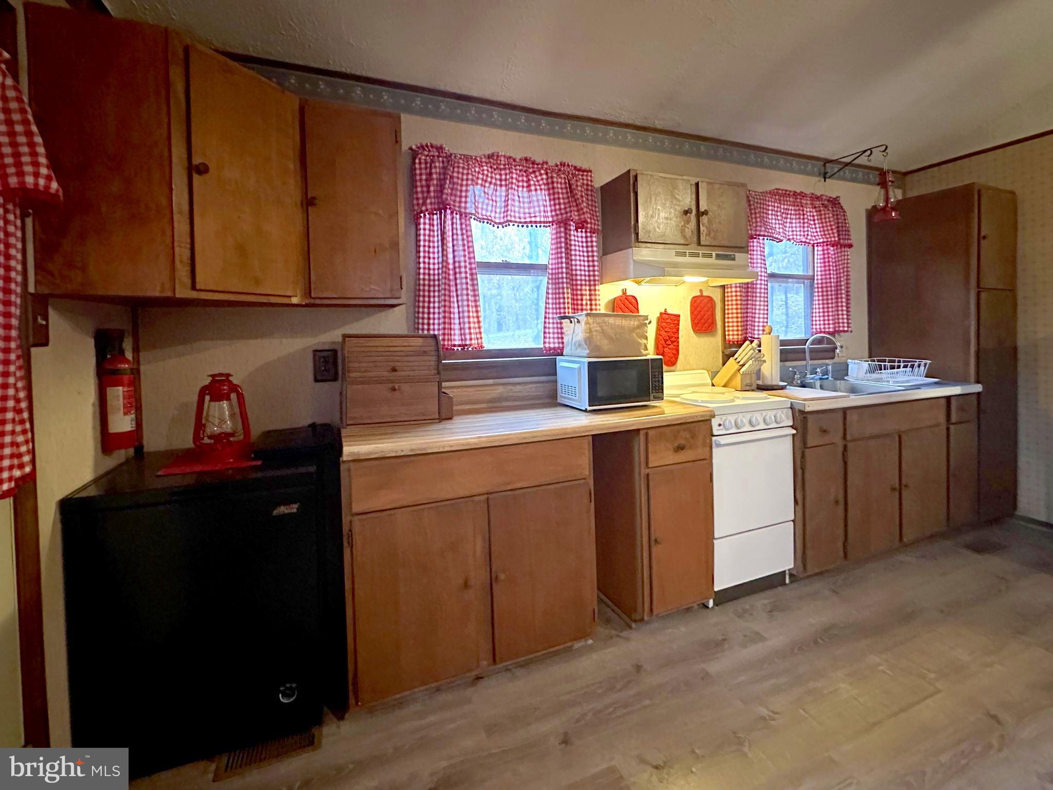 SLEEPY CREEK MT RETREAT - Residential