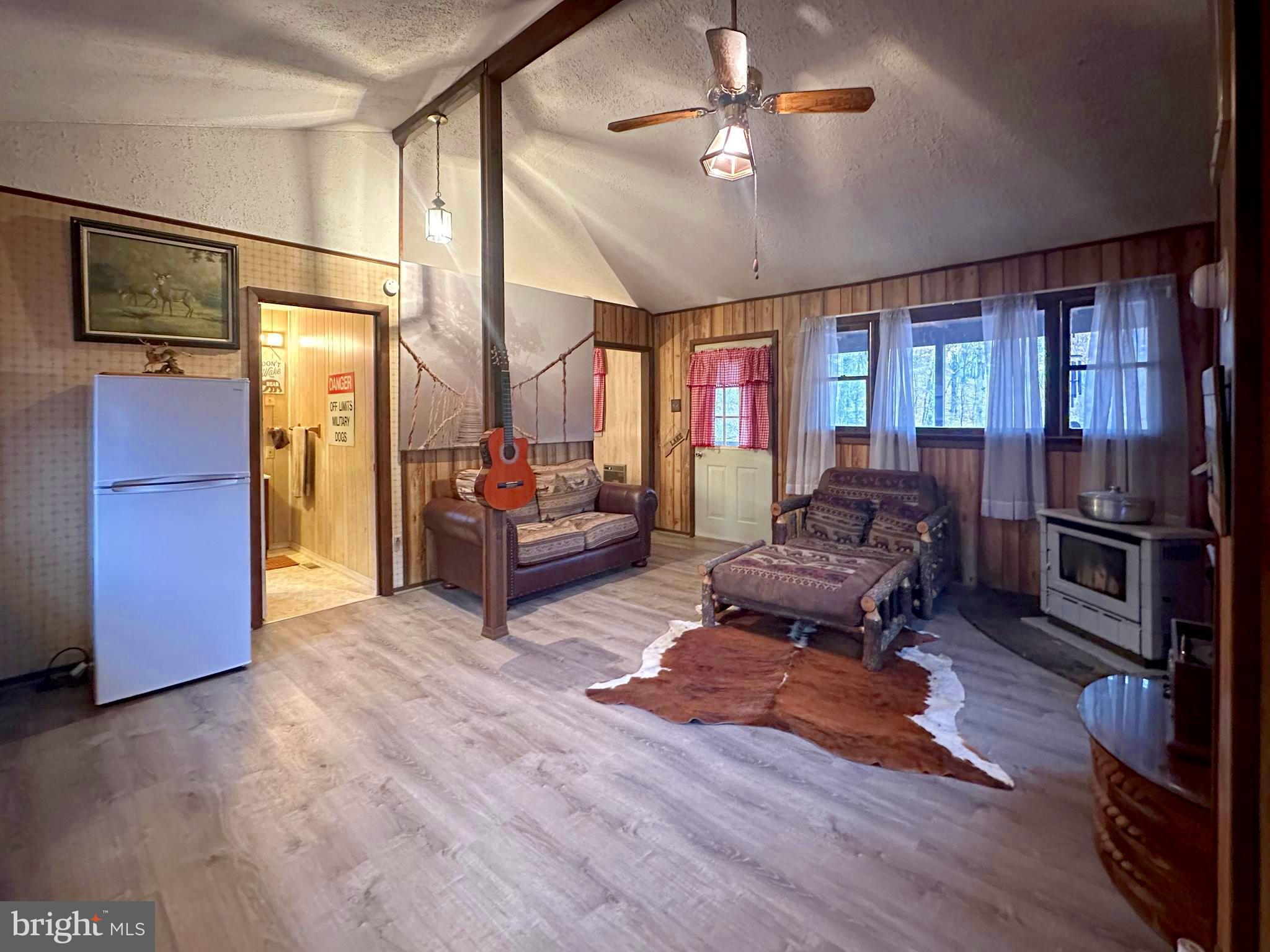 SLEEPY CREEK MT RETREAT - Residential