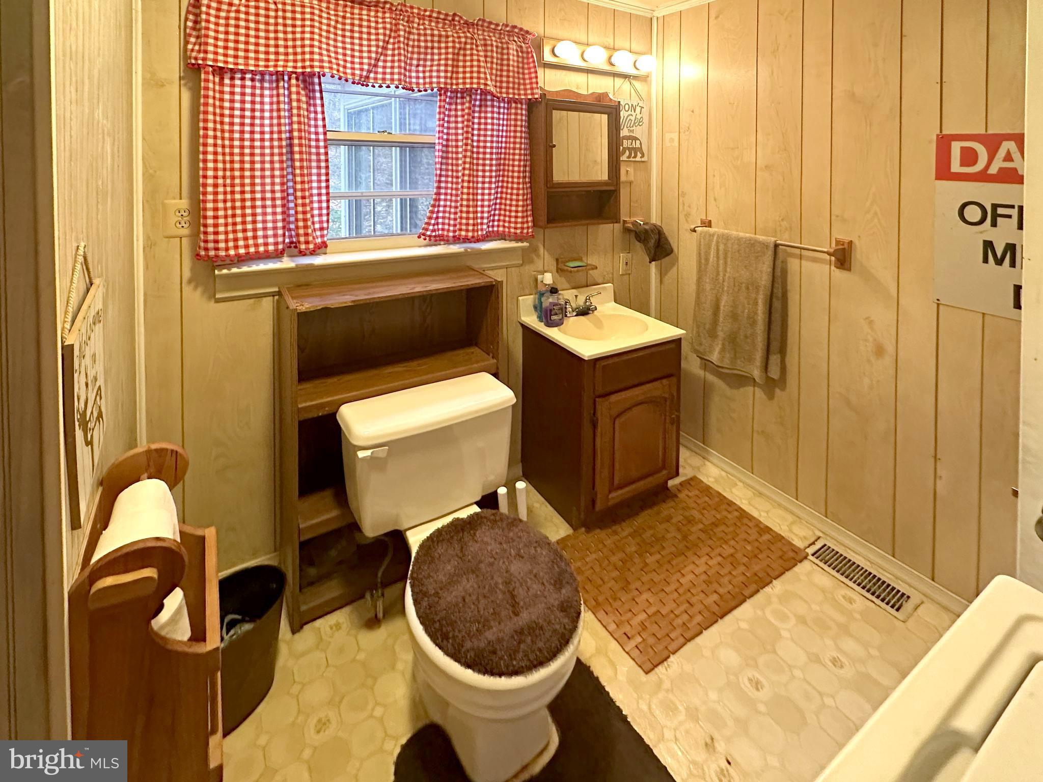 SLEEPY CREEK MT RETREAT - Residential