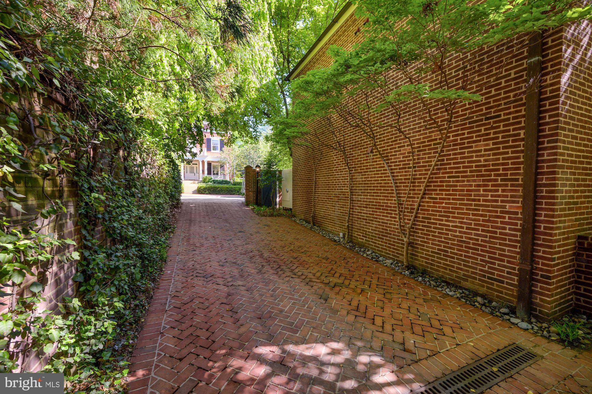 GEORGETOWN - Residential