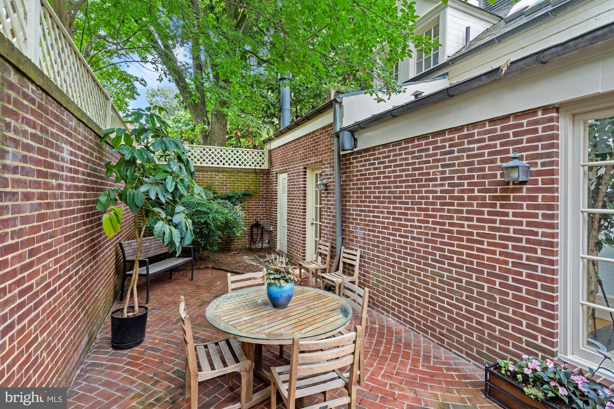 GEORGETOWN - Residential