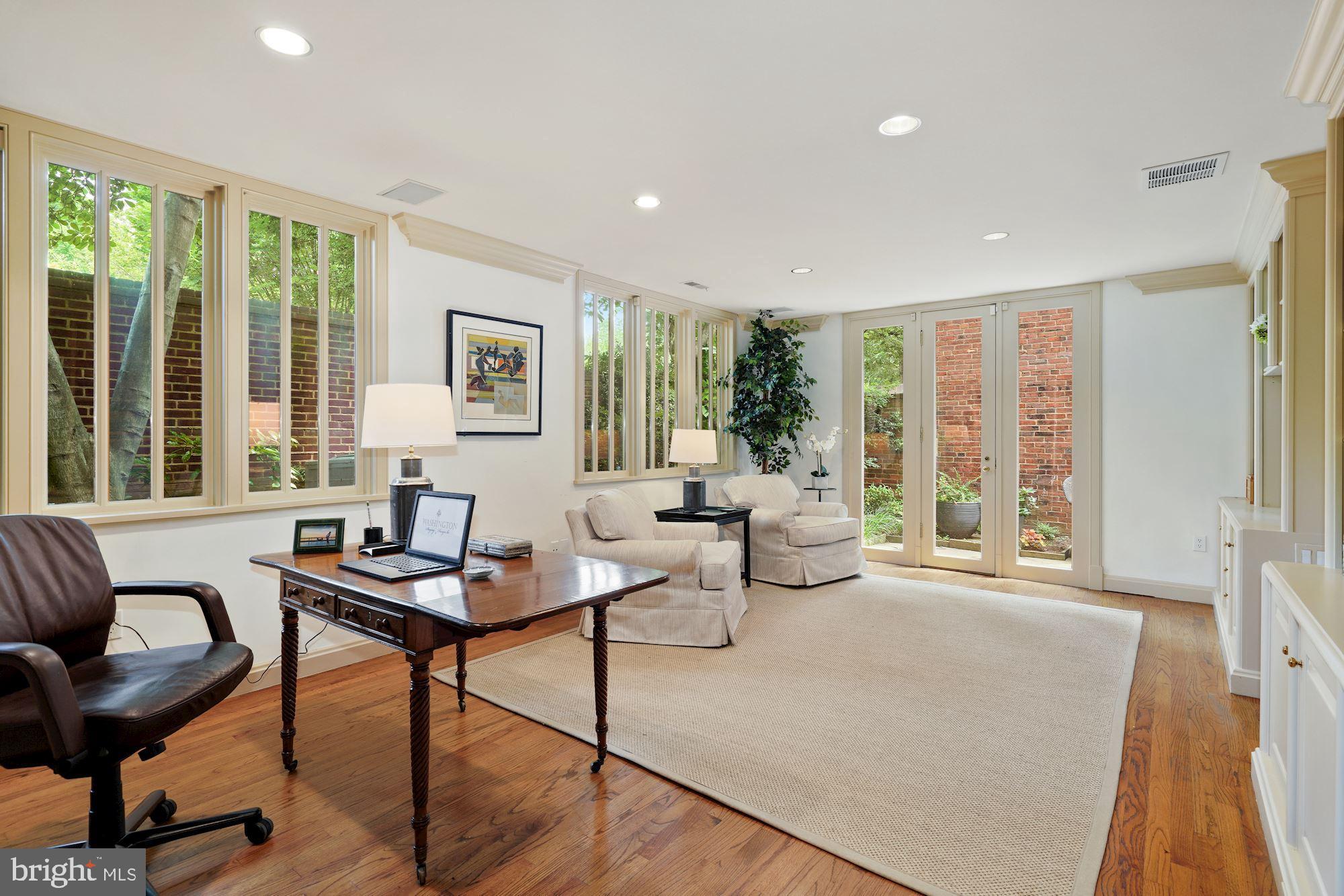 GEORGETOWN - Residential