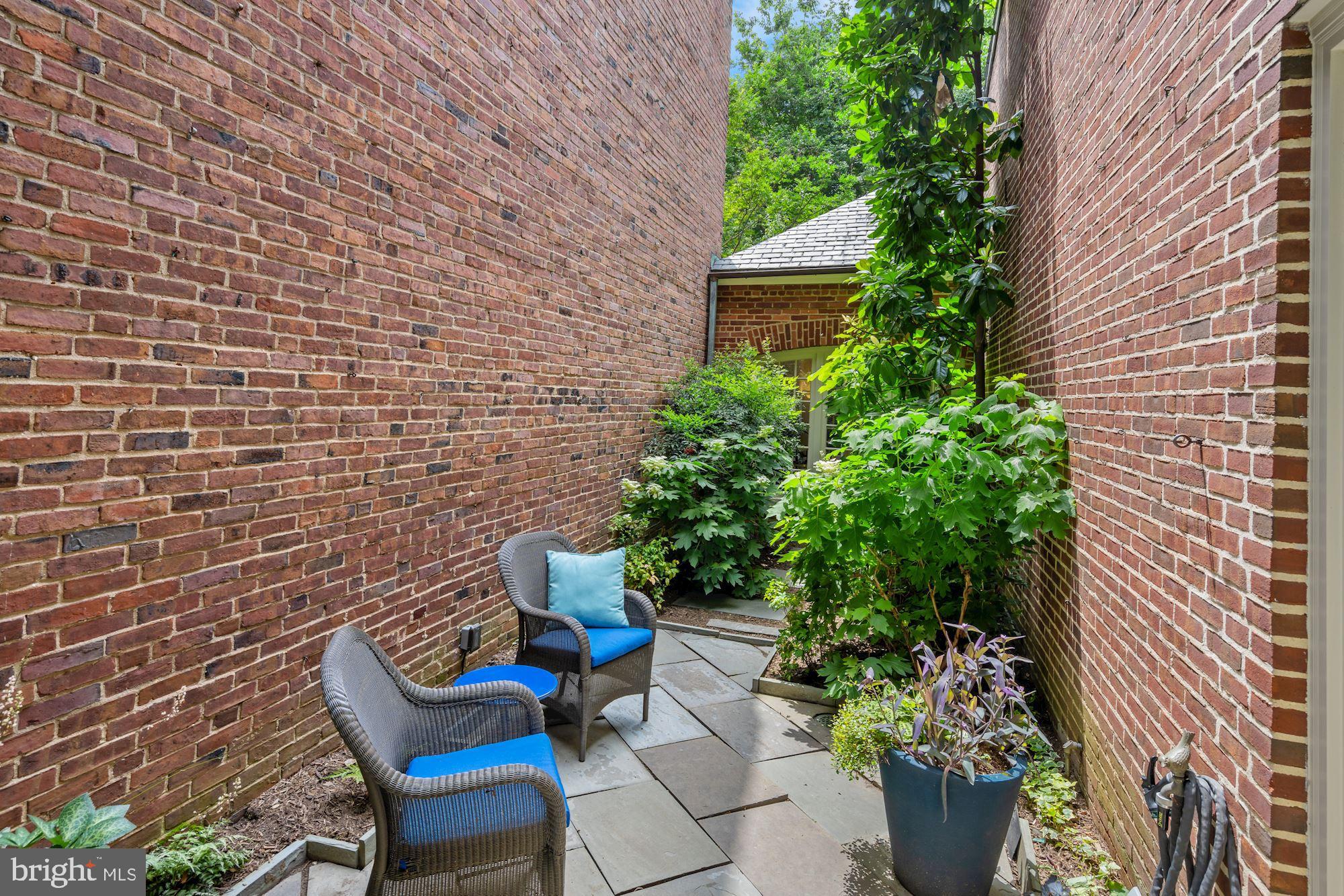 GEORGETOWN - Residential