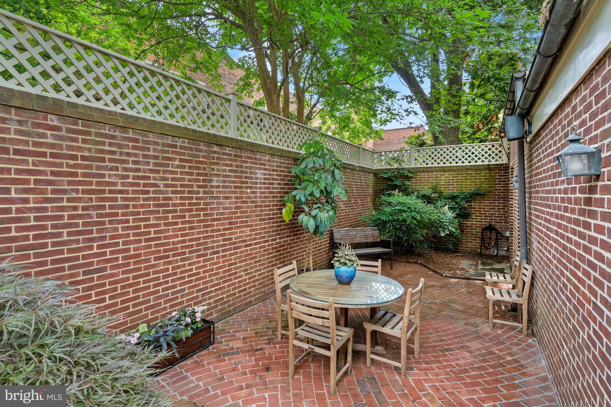 GEORGETOWN - Residential