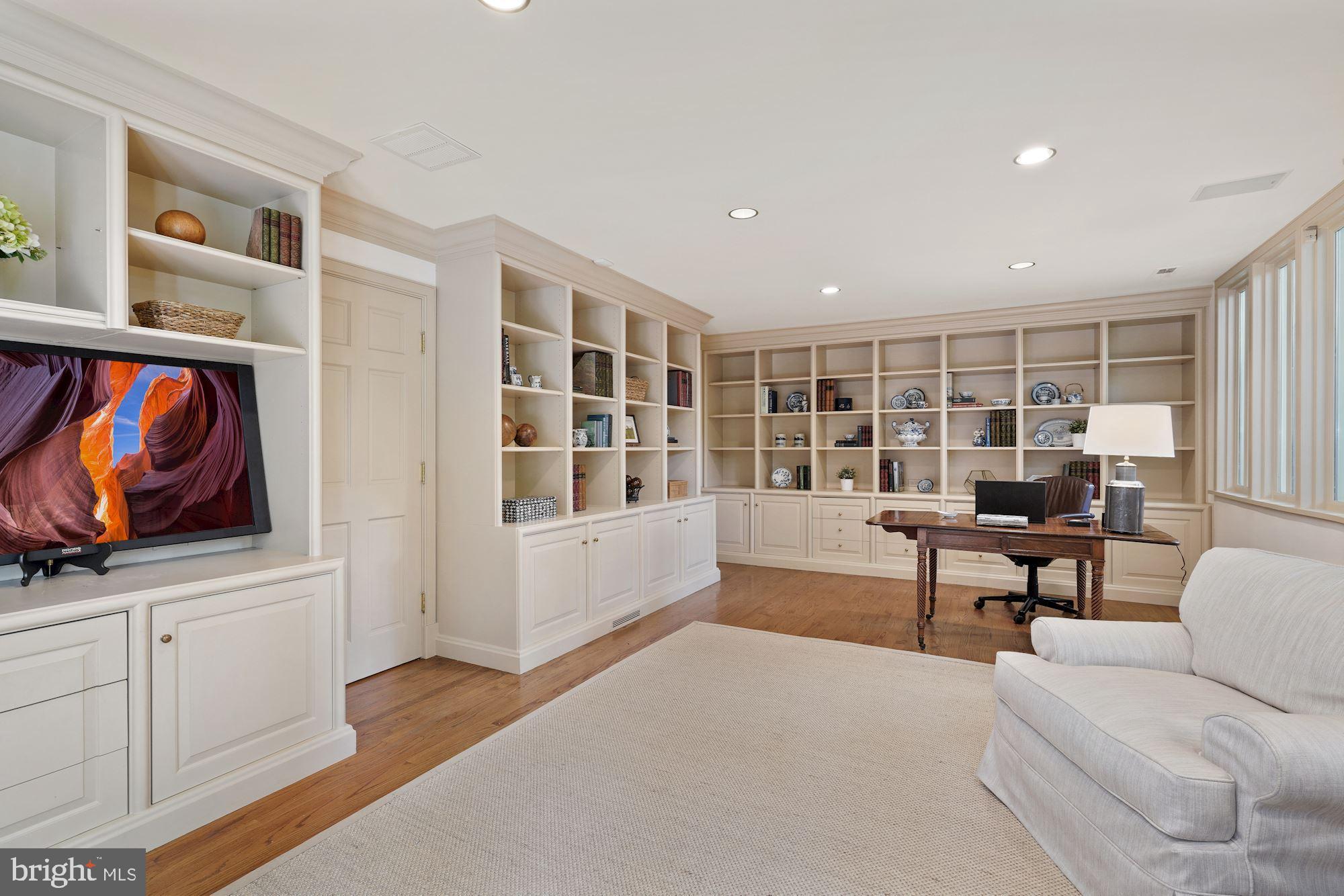 GEORGETOWN - Residential