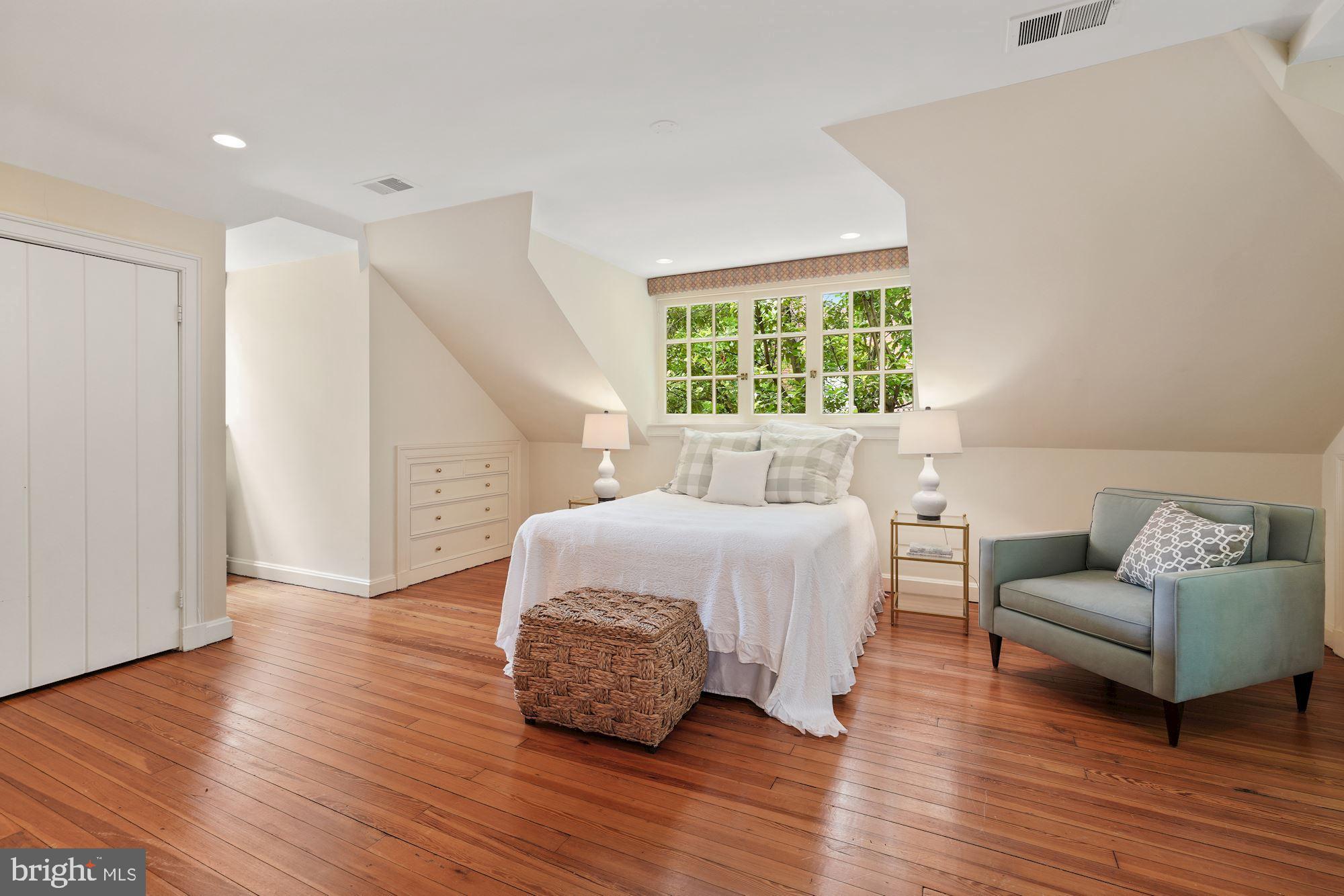 GEORGETOWN - Residential