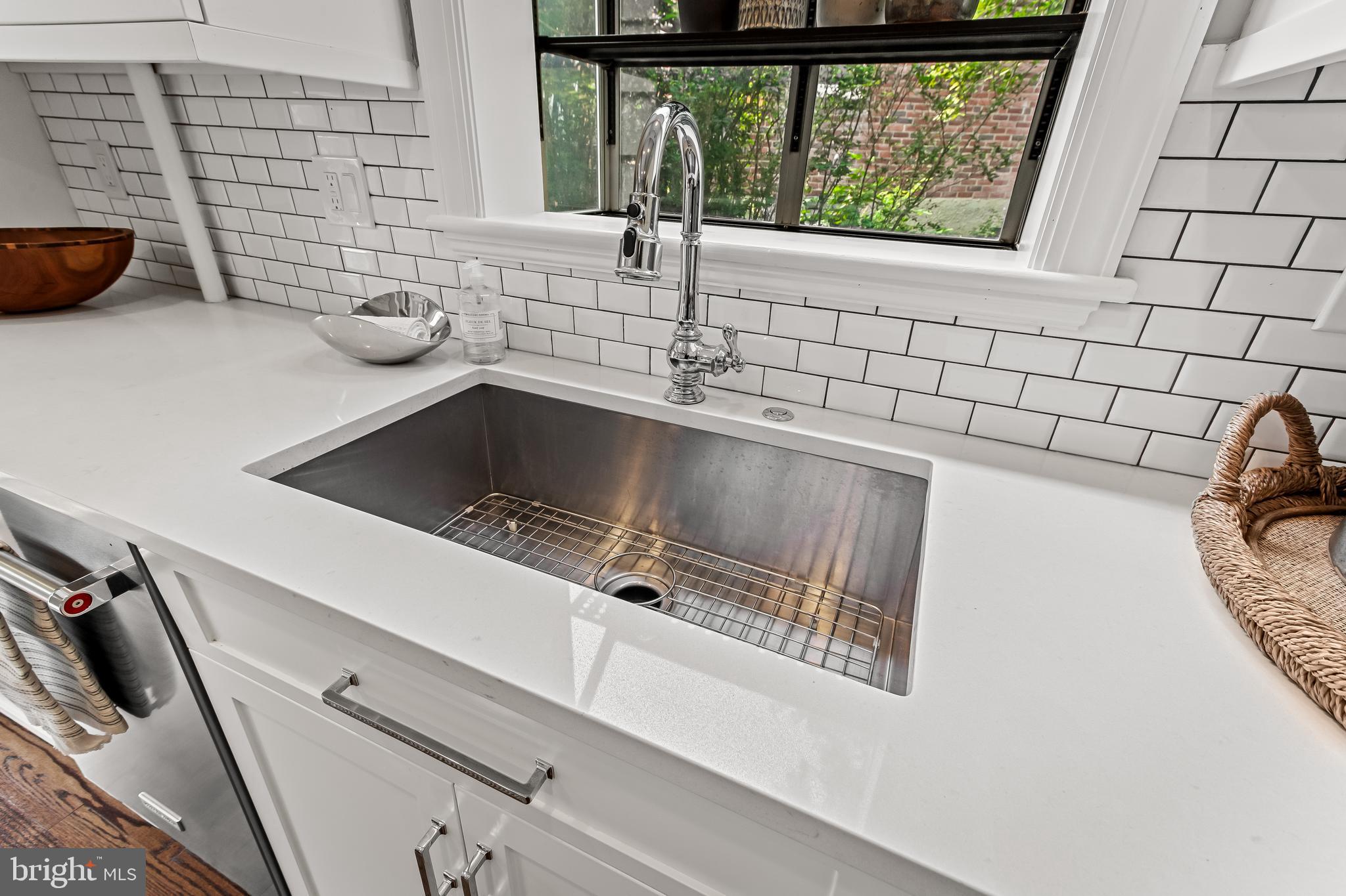 MOUNT WASHINGTON - Residential