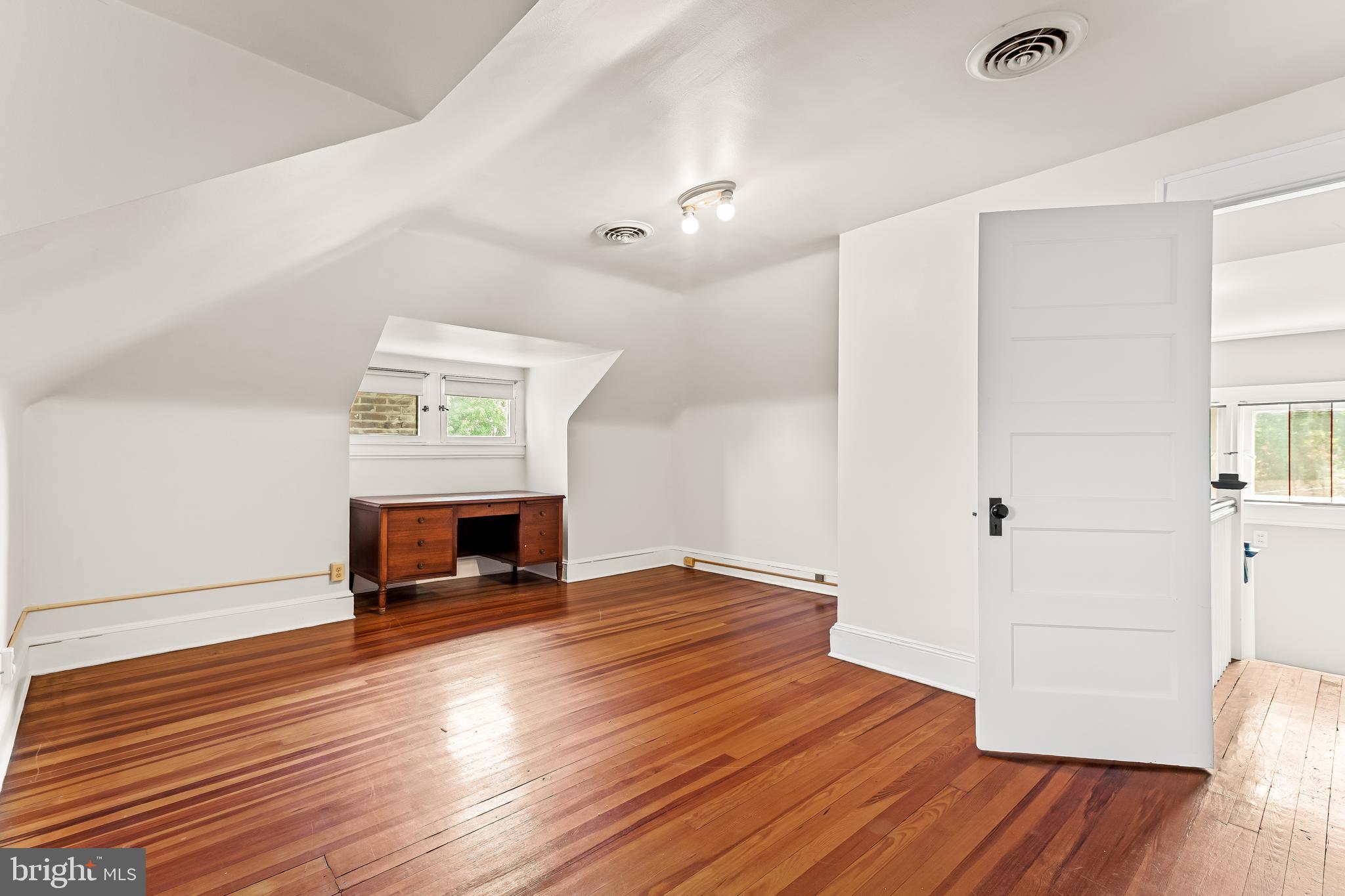 MOUNT WASHINGTON - Residential