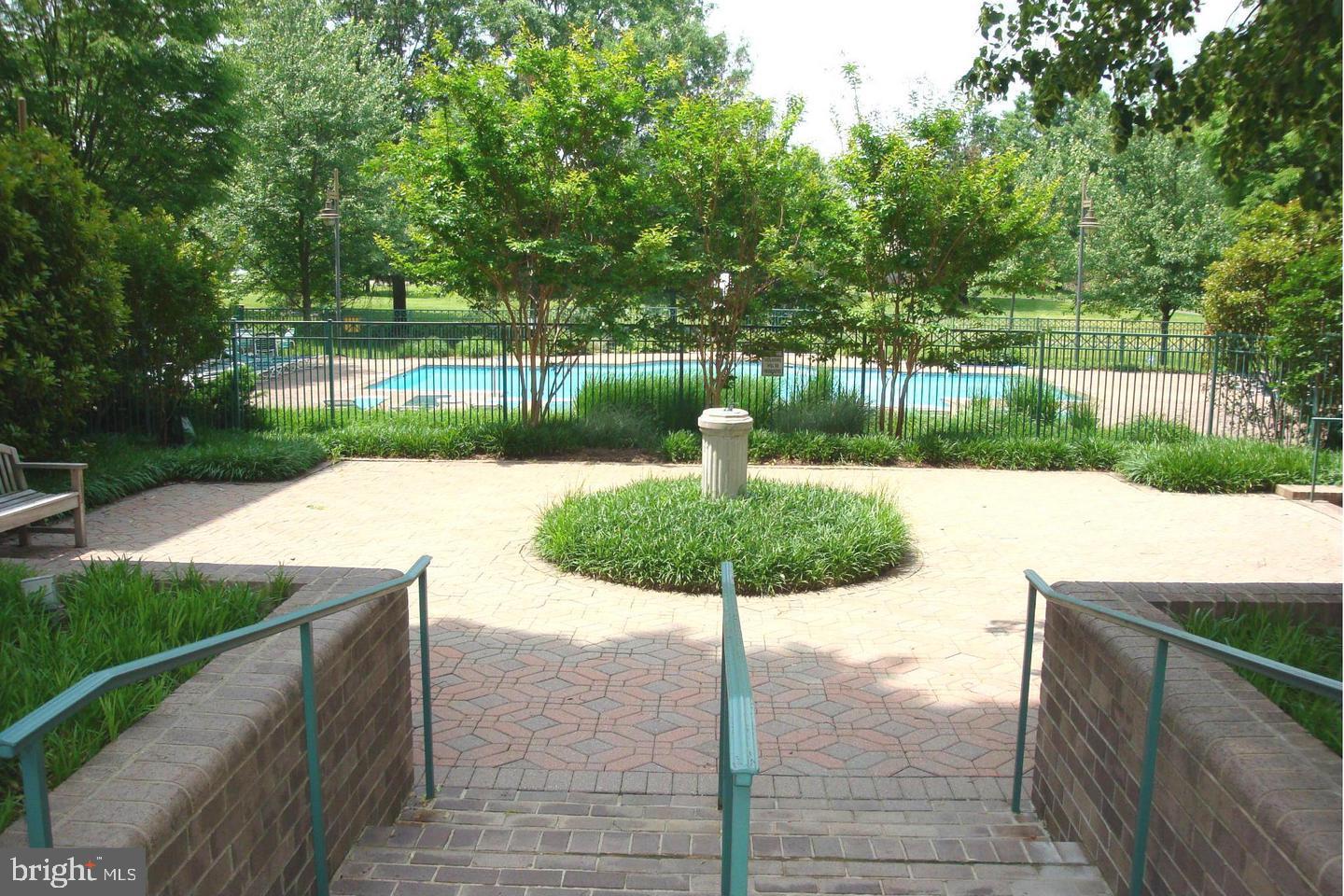 SAVOY PARK CONDOMINIUMS - Residential