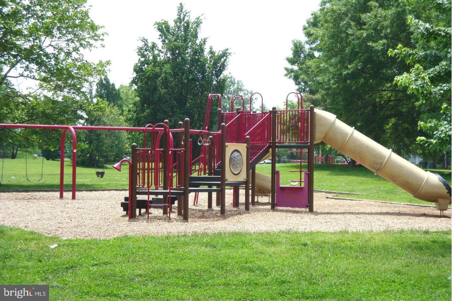 SAVOY PARK CONDOMINIUMS - Residential