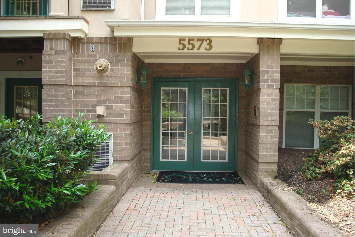 SAVOY PARK CONDOMINIUMS - Residential