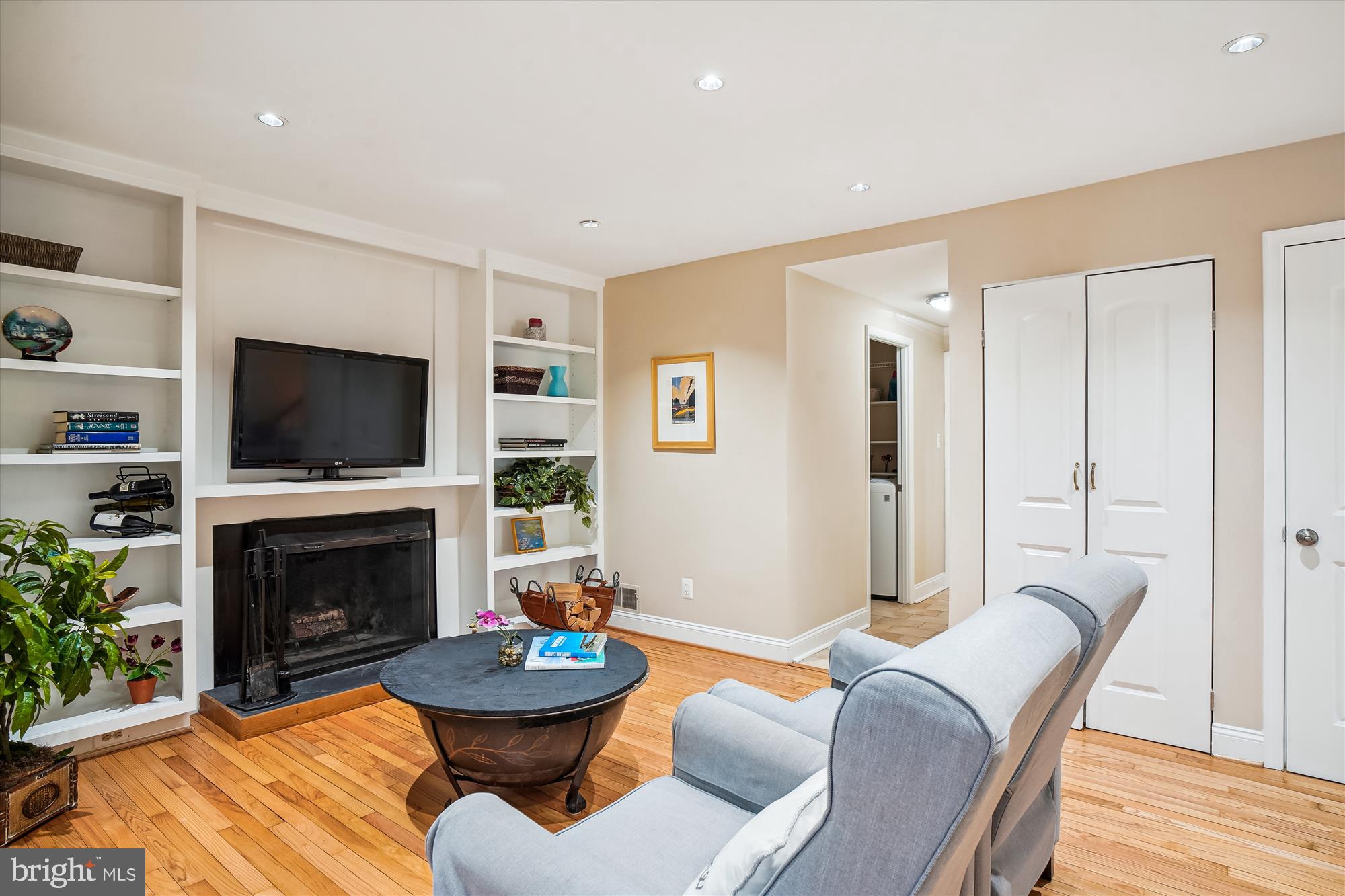 OLNEY SQUARE - Residential