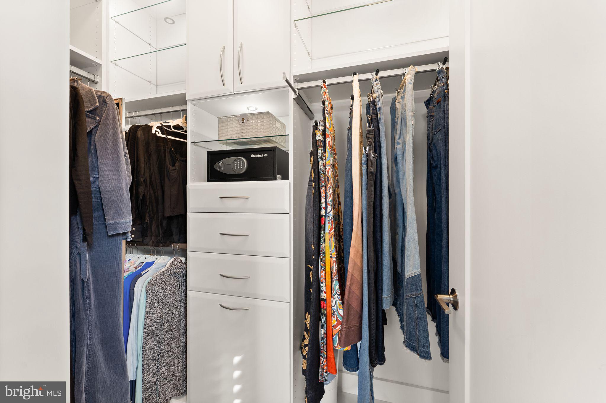 RESTON STATION - Residential