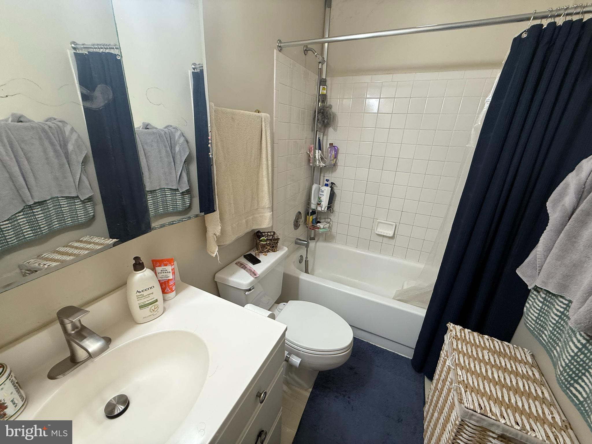 SEVEN OAKS - Residential Lease