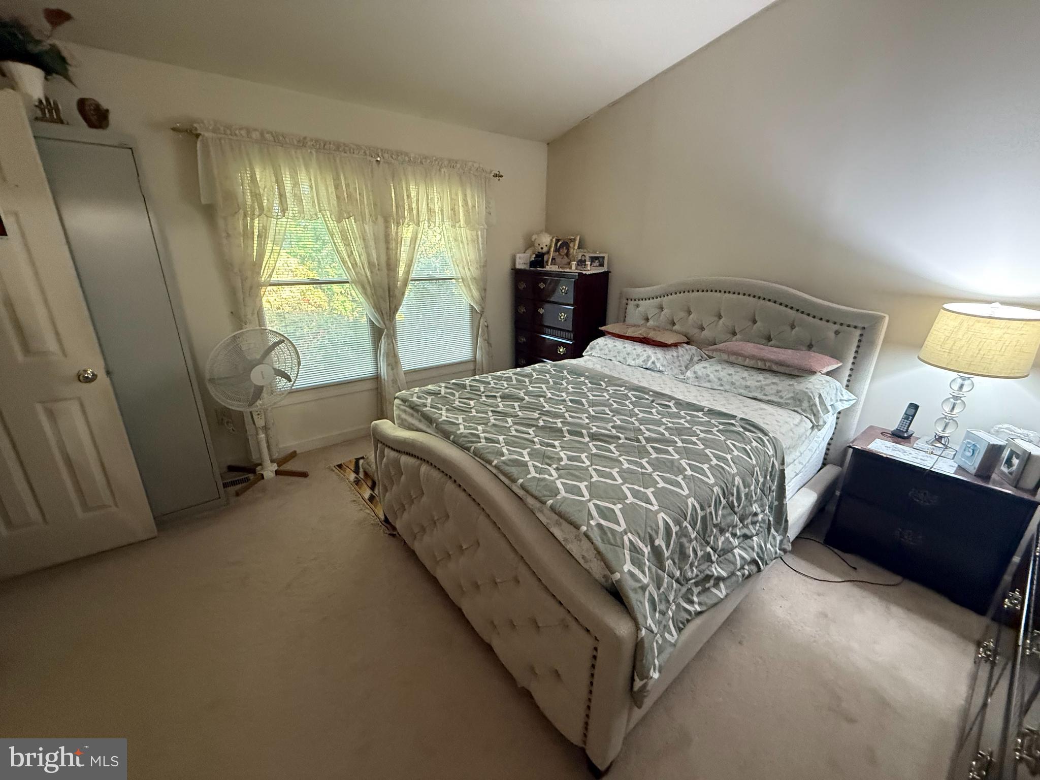 SEVEN OAKS - Residential Lease