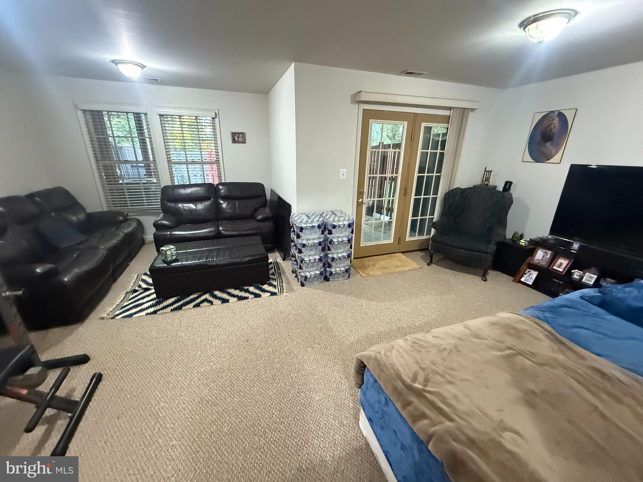 SEVEN OAKS - Residential Lease