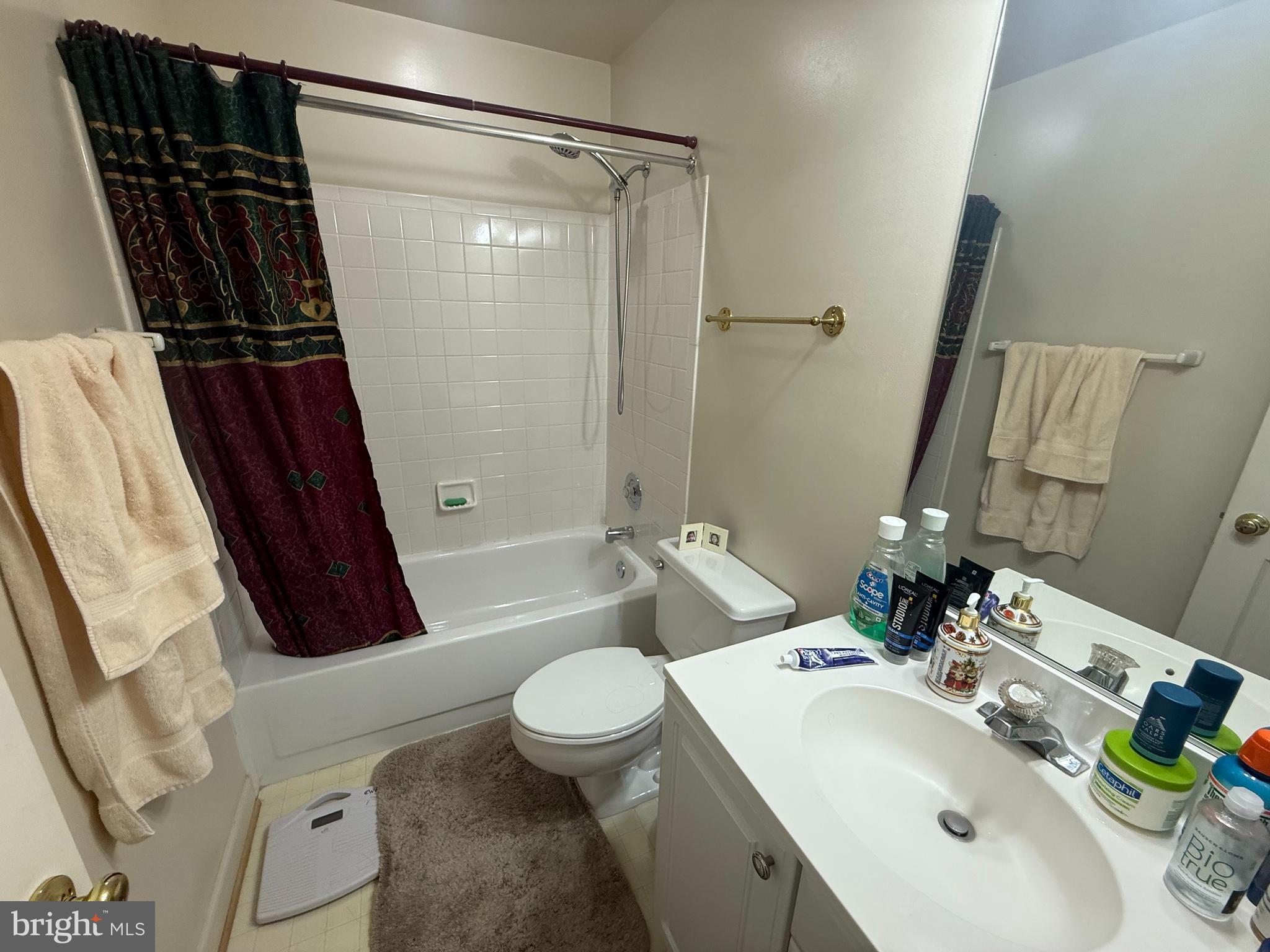 SEVEN OAKS - Residential Lease