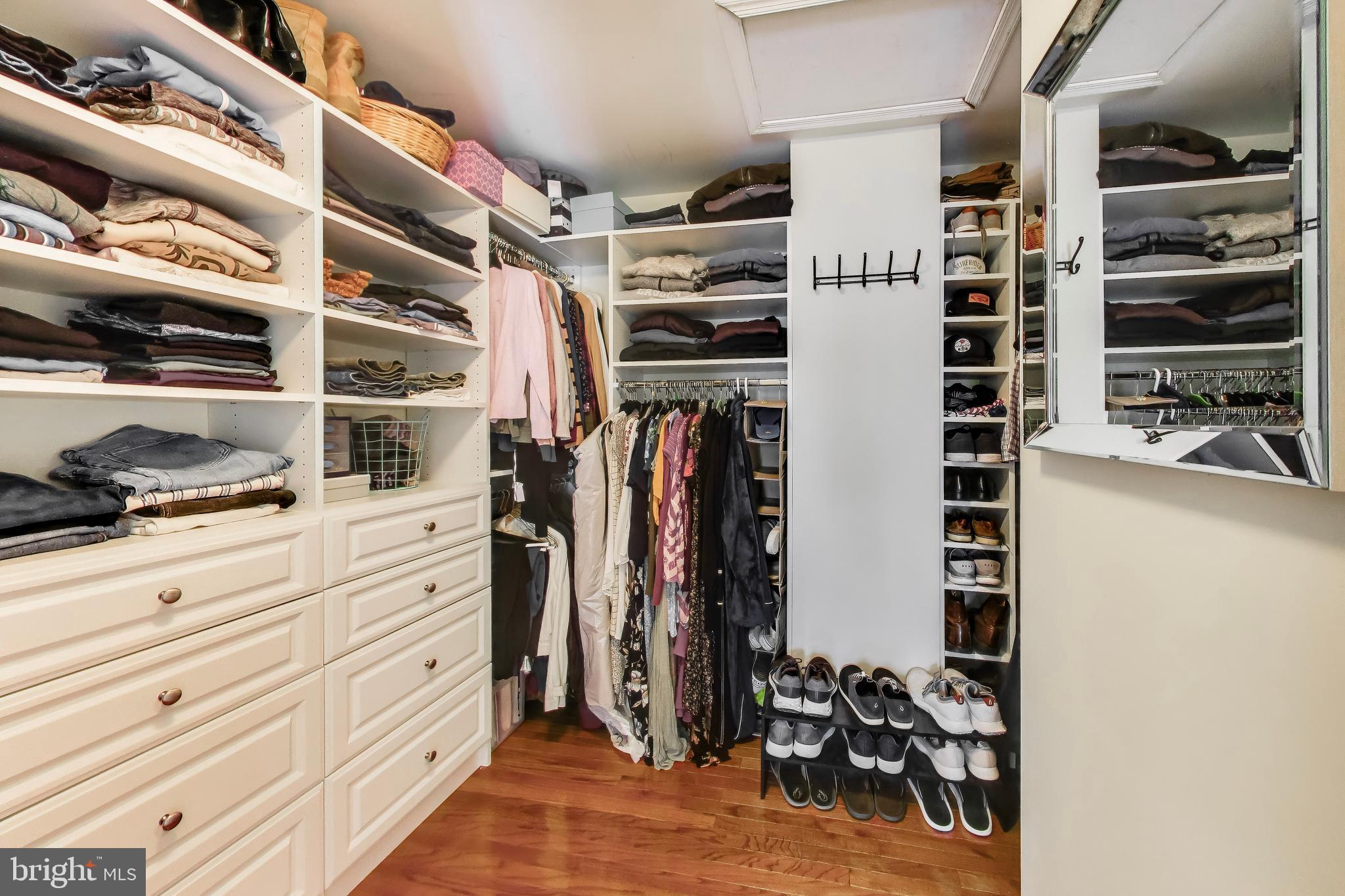 BURKE MILL COVE - Residential