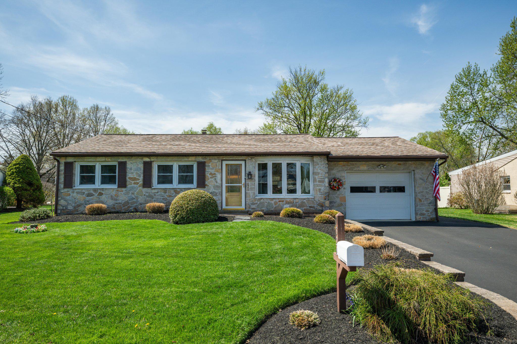 1320 WOODSIDE AVENUE