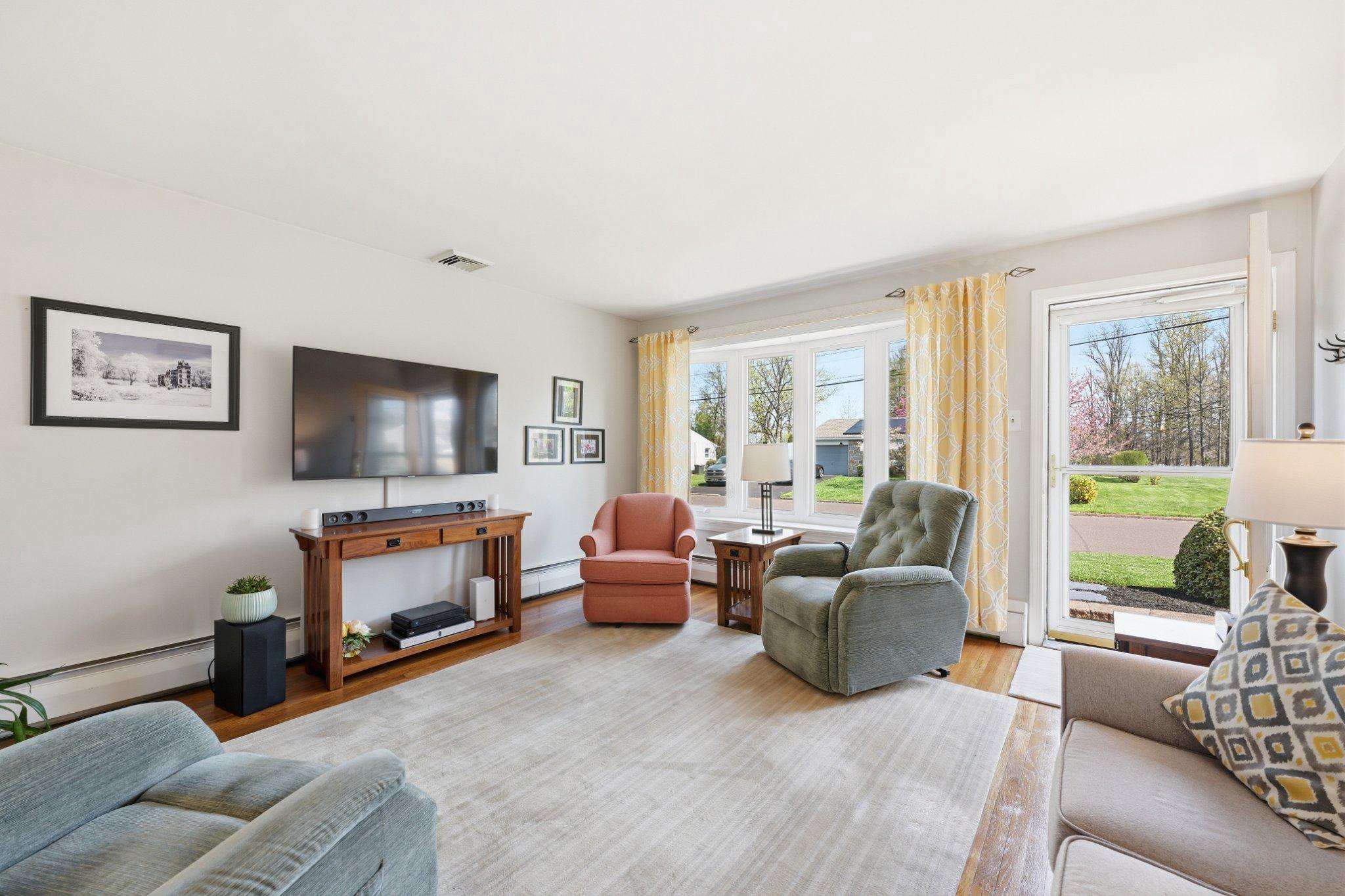 1320 WOODSIDE AVENUE