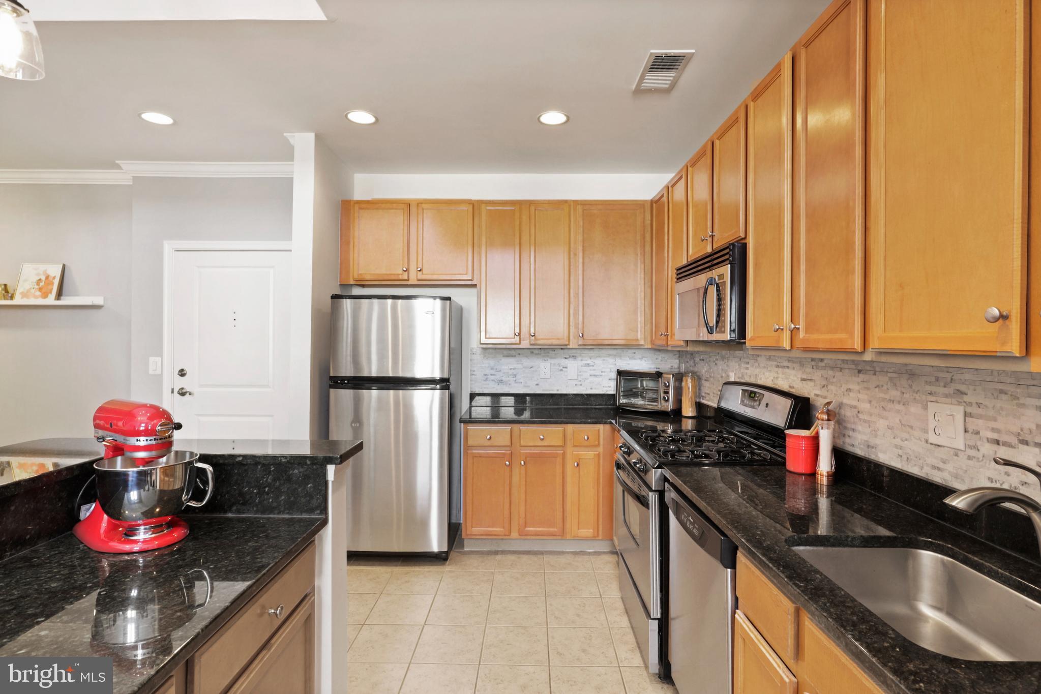 HALSTEAD AT THE METRO - Residential