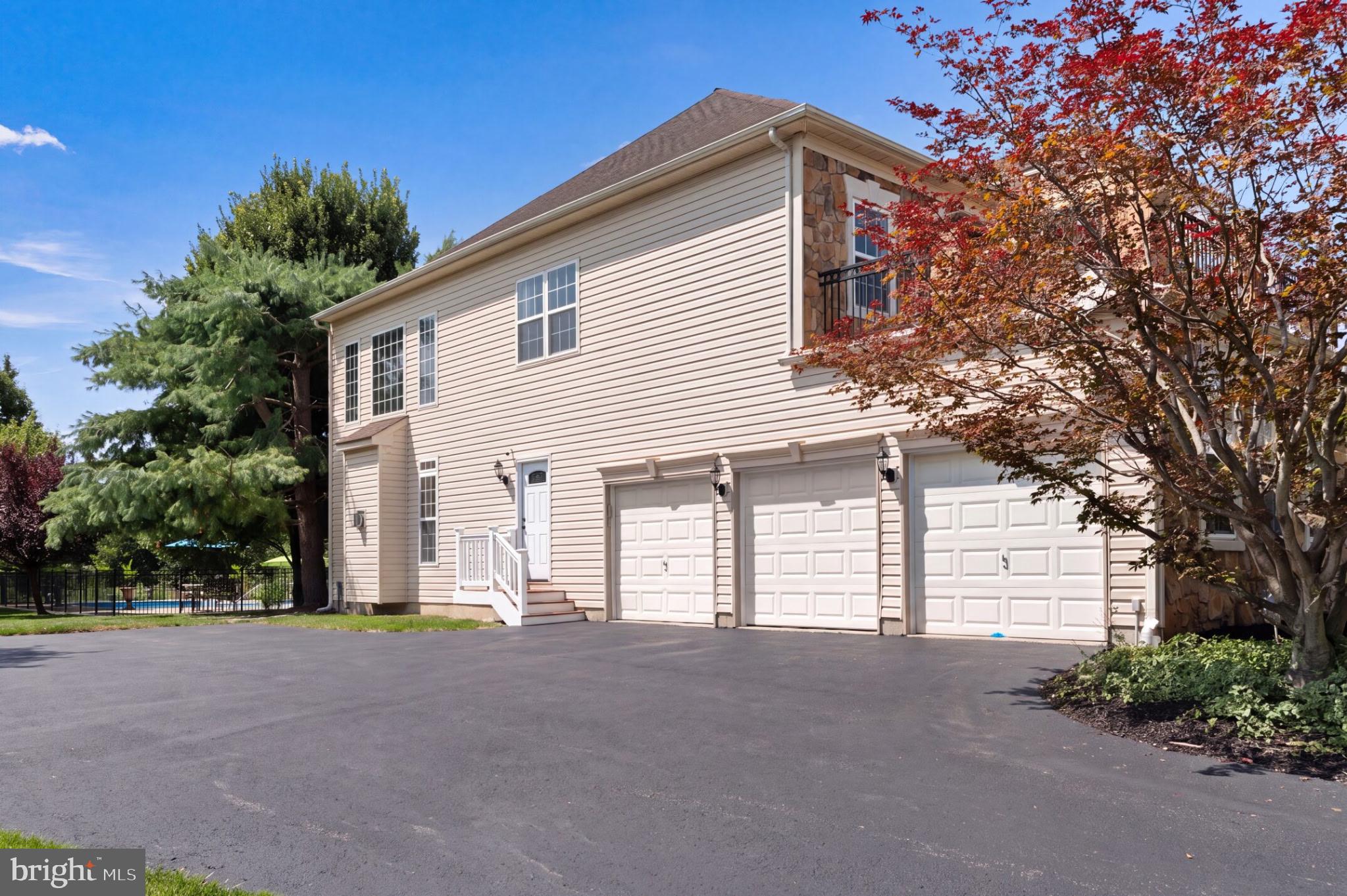 711 SLOOP COURT