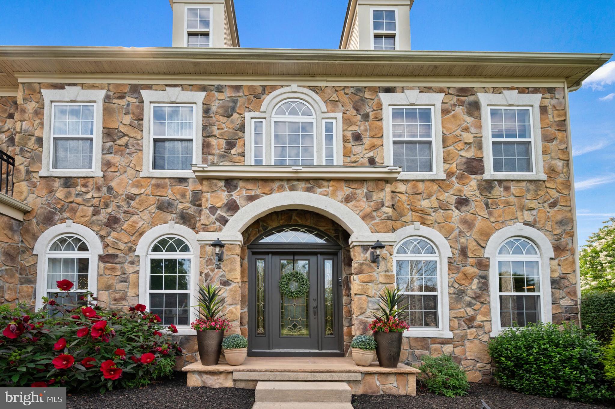 711 SLOOP COURT