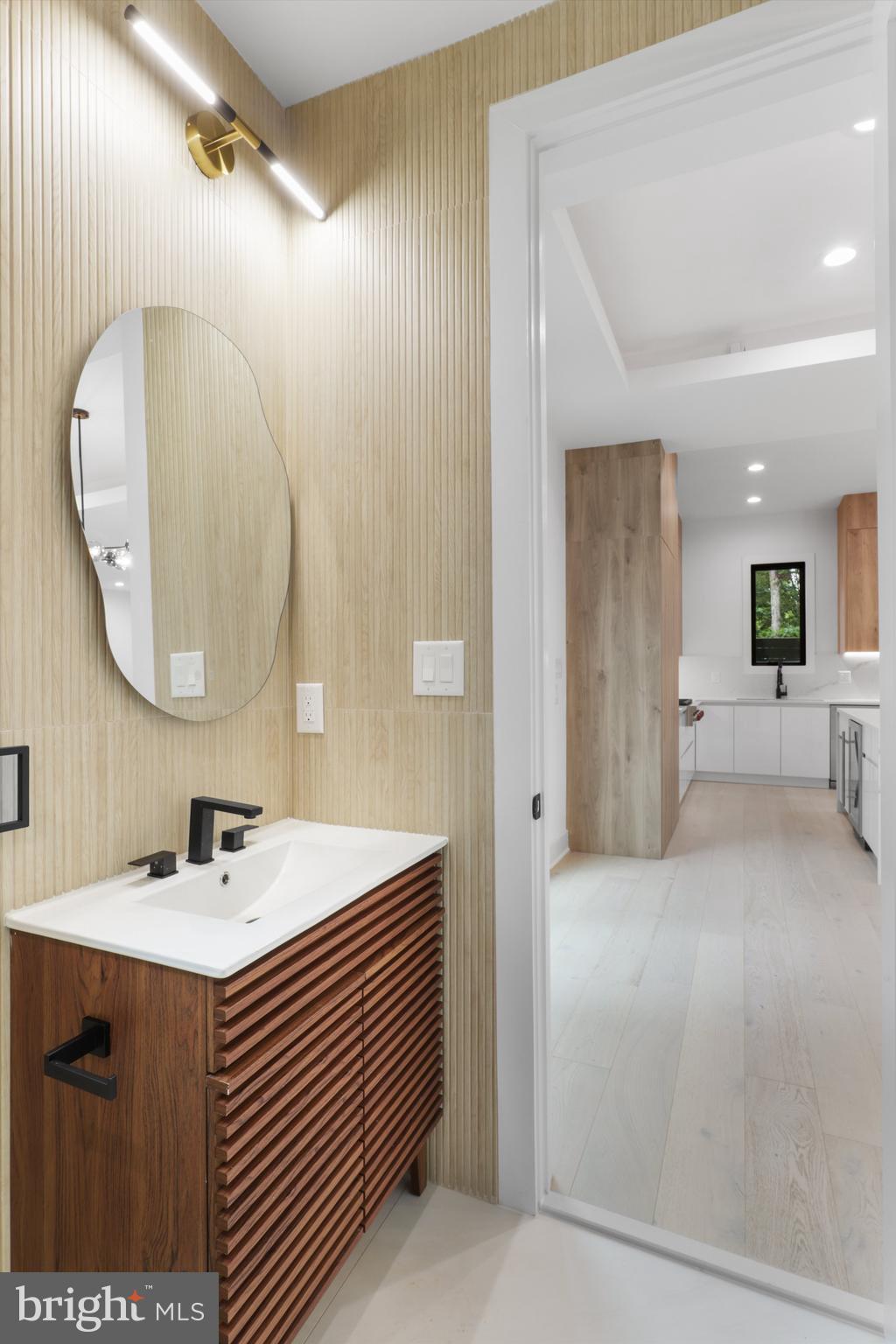 ADDISON HEIGHTS - Residential