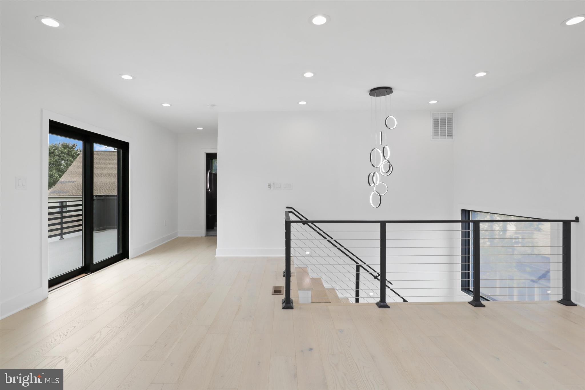 ADDISON HEIGHTS - Residential