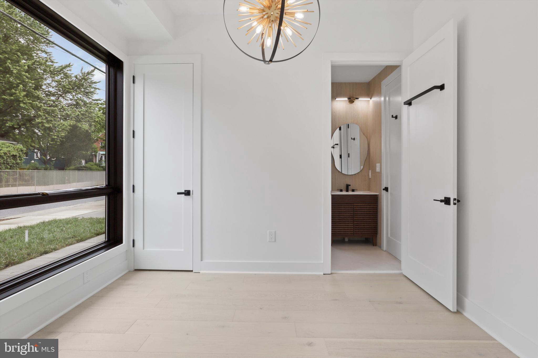 ADDISON HEIGHTS - Residential