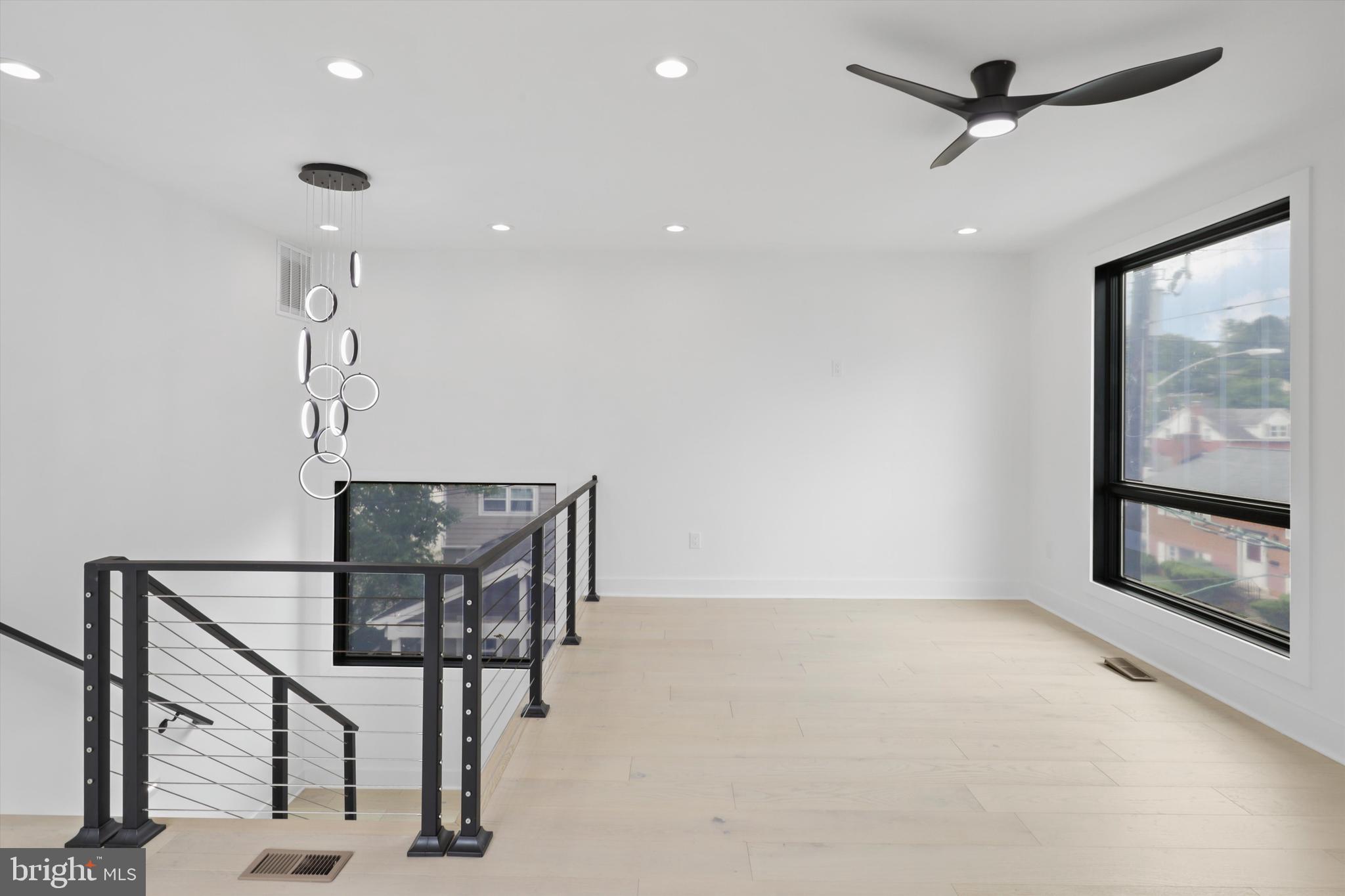 ADDISON HEIGHTS - Residential