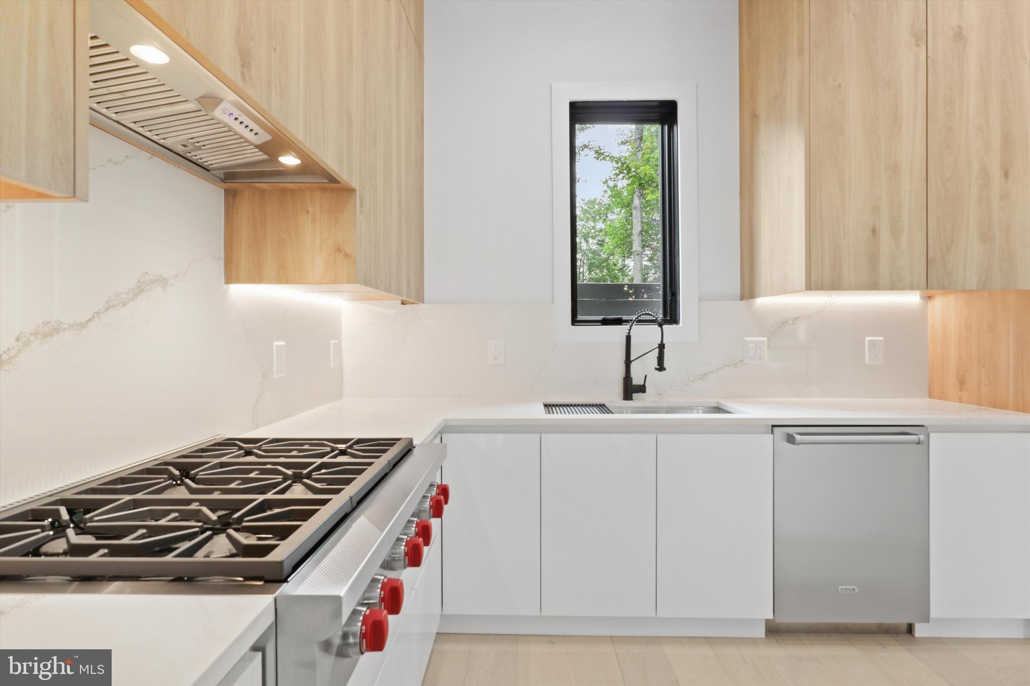 ADDISON HEIGHTS - Residential