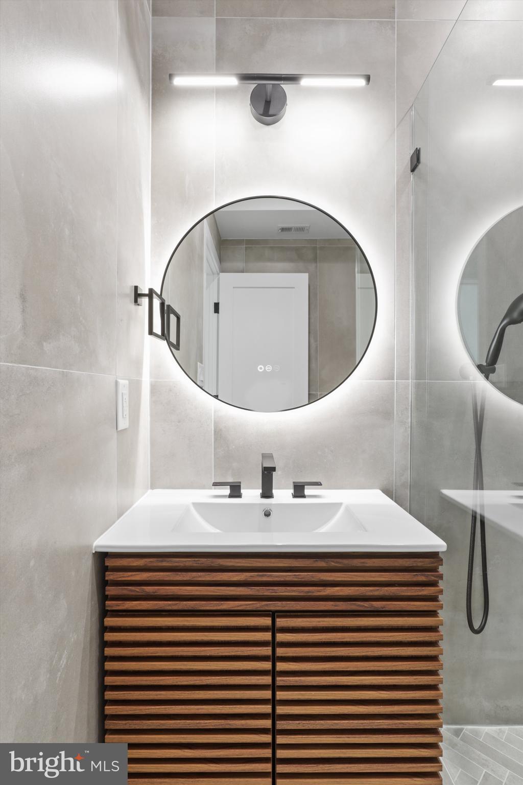 ADDISON HEIGHTS - Residential