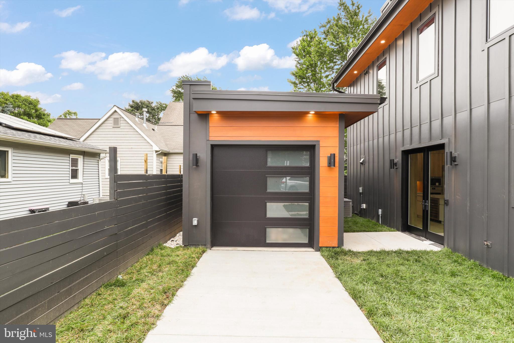 ADDISON HEIGHTS - Residential