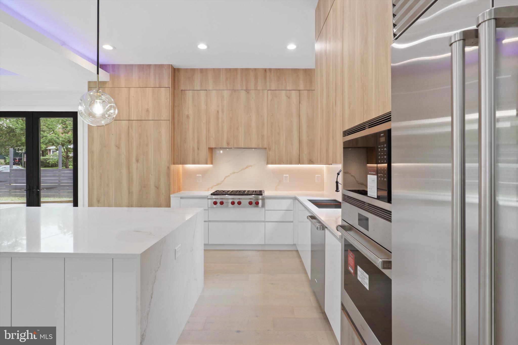 ADDISON HEIGHTS - Residential