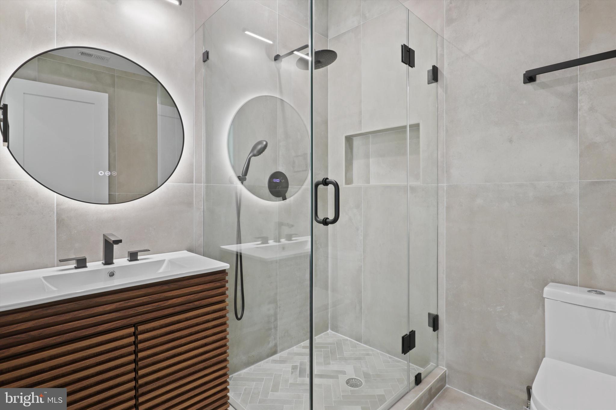 ADDISON HEIGHTS - Residential