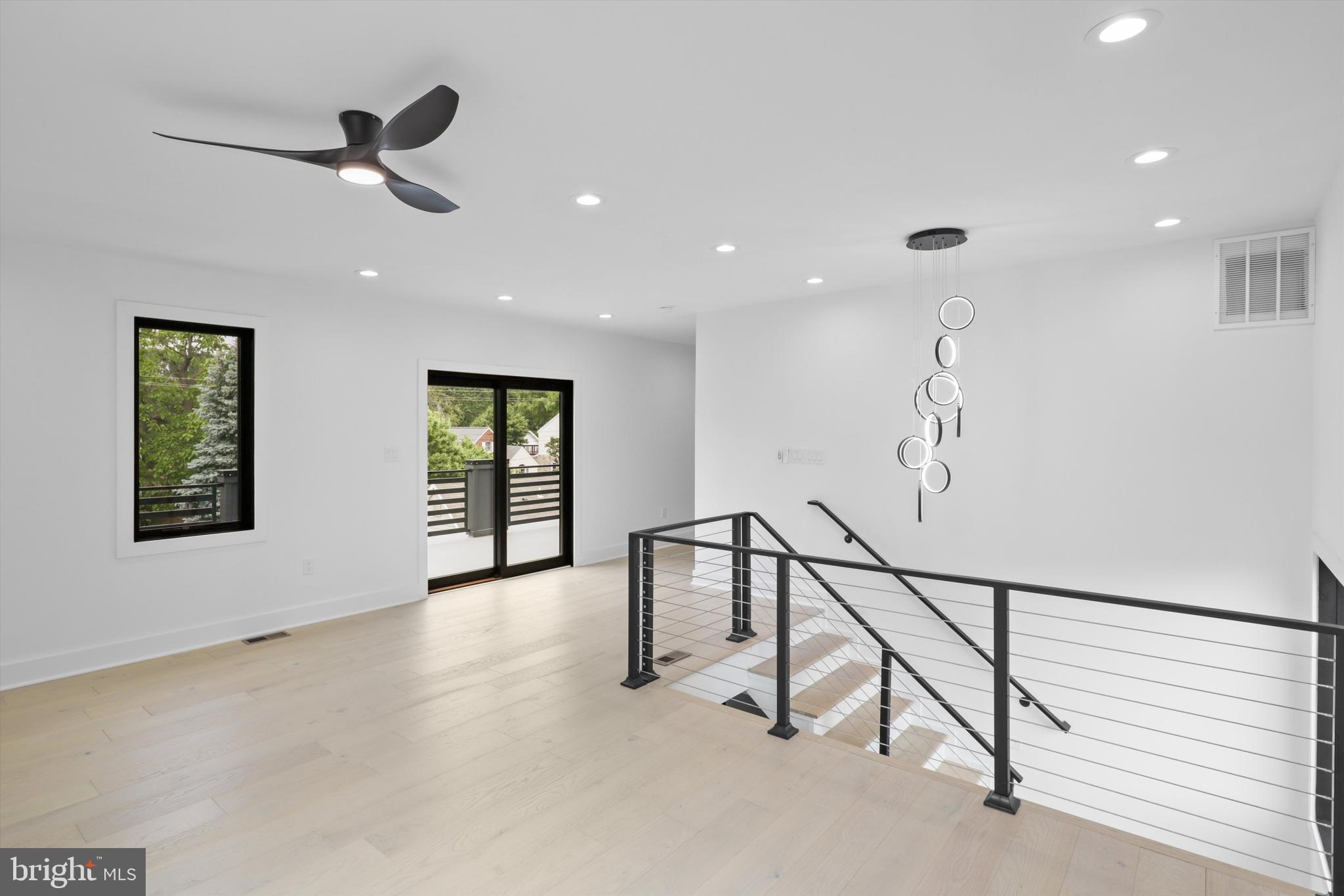 ADDISON HEIGHTS - Residential