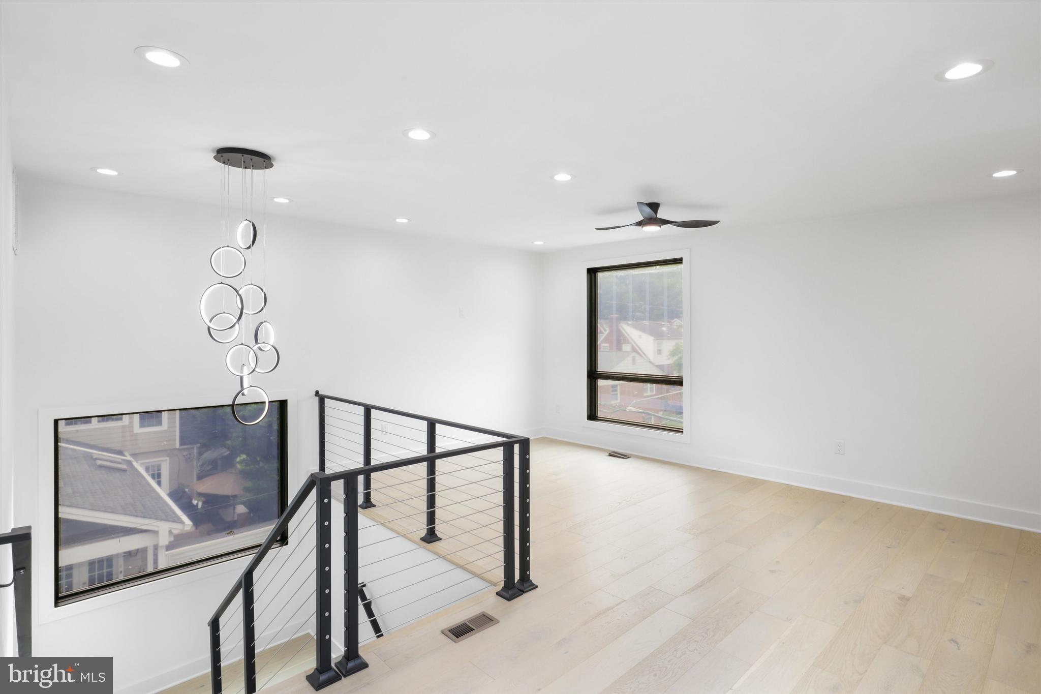 ADDISON HEIGHTS - Residential