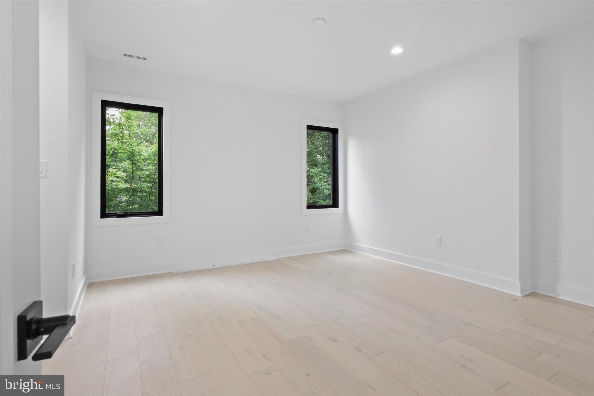 ADDISON HEIGHTS - Residential