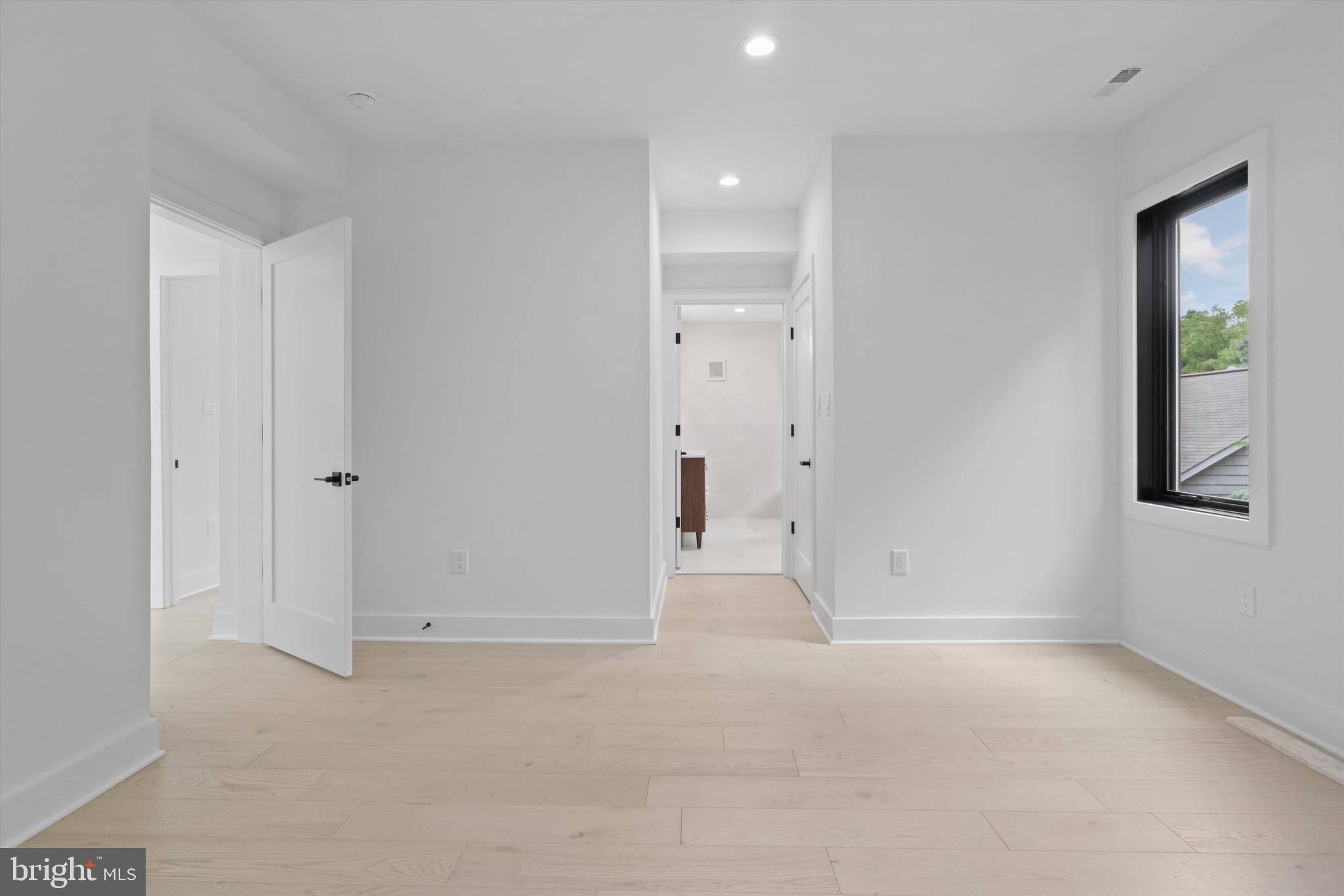 ADDISON HEIGHTS - Residential