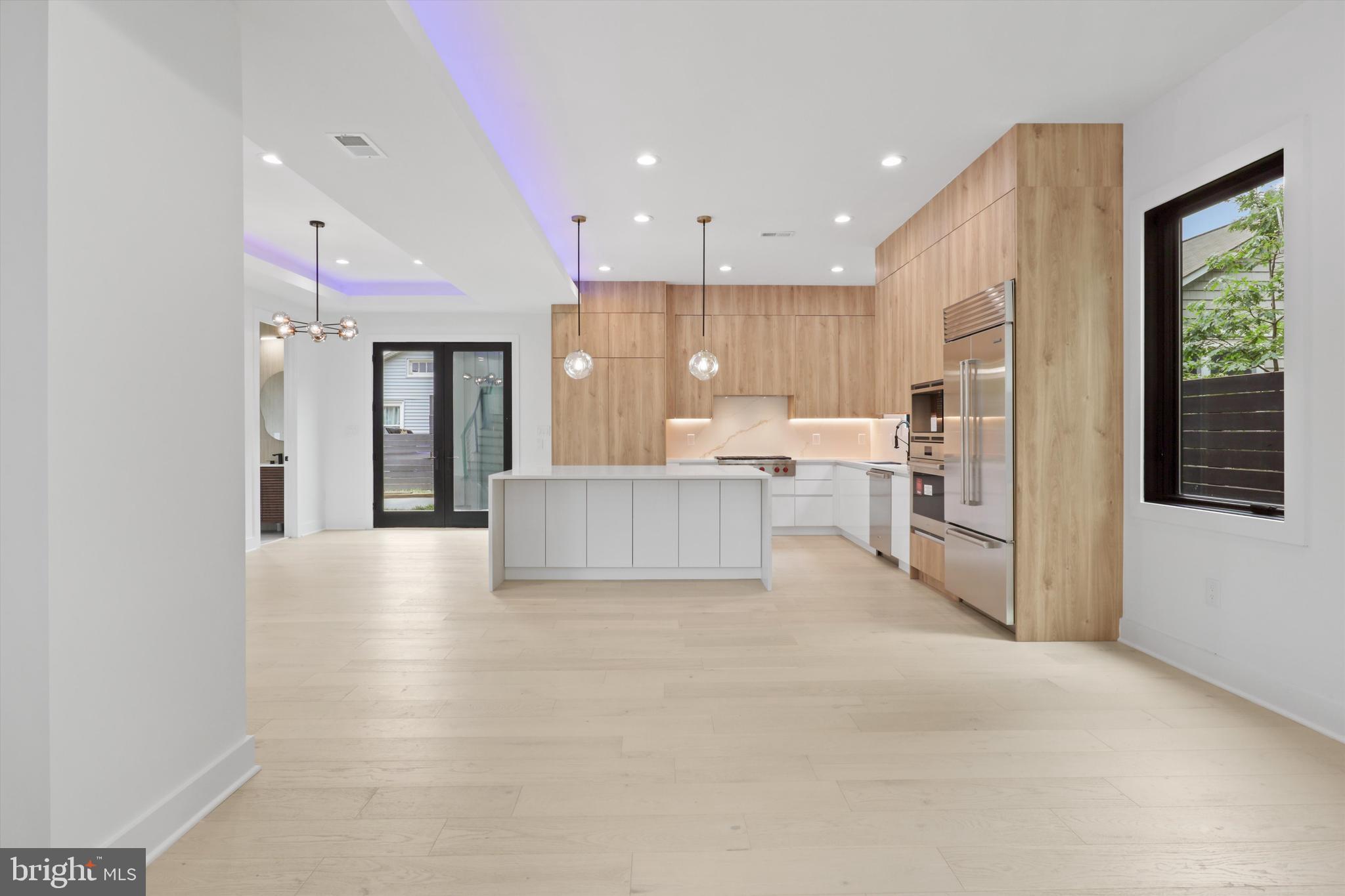 ADDISON HEIGHTS - Residential