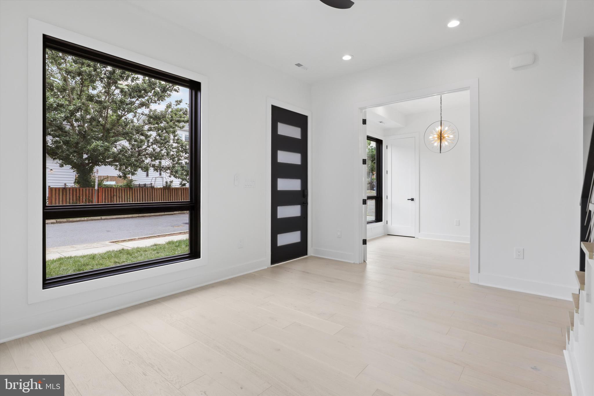 ADDISON HEIGHTS - Residential