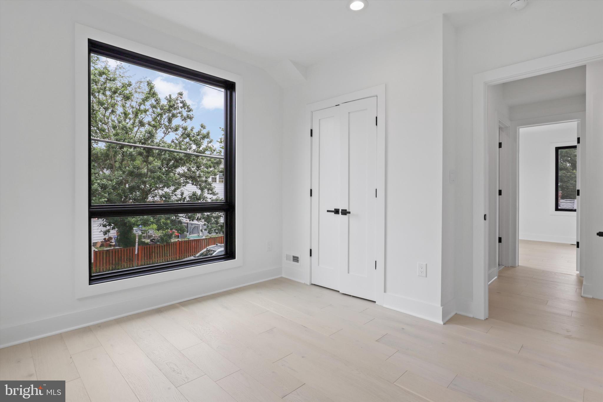 ADDISON HEIGHTS - Residential